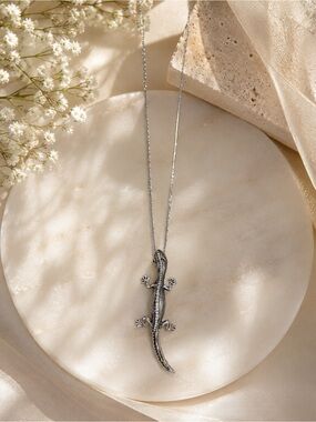 paparazzi Silver Lizard Charm Necklace